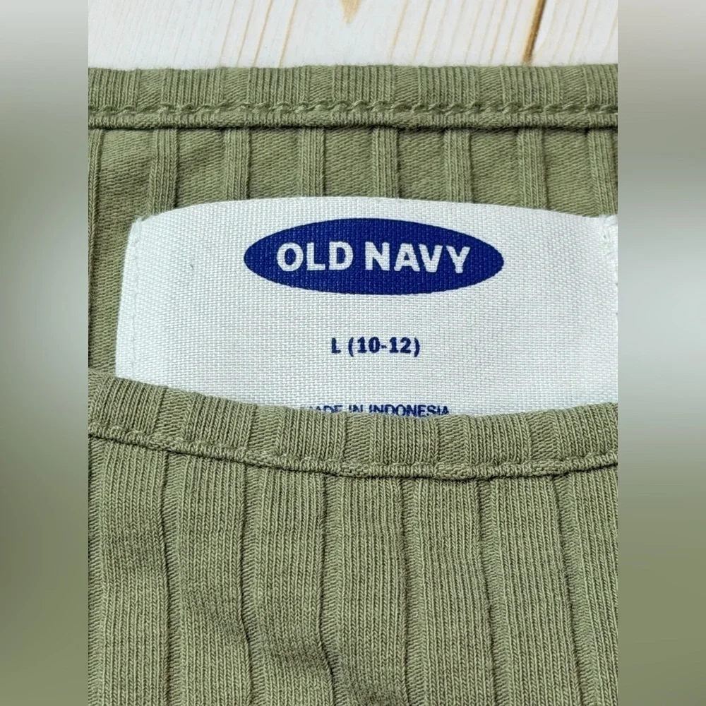 Old Navy Girls Ribbed Lettuce-Edged Top In Olive Green Size L (10-12)